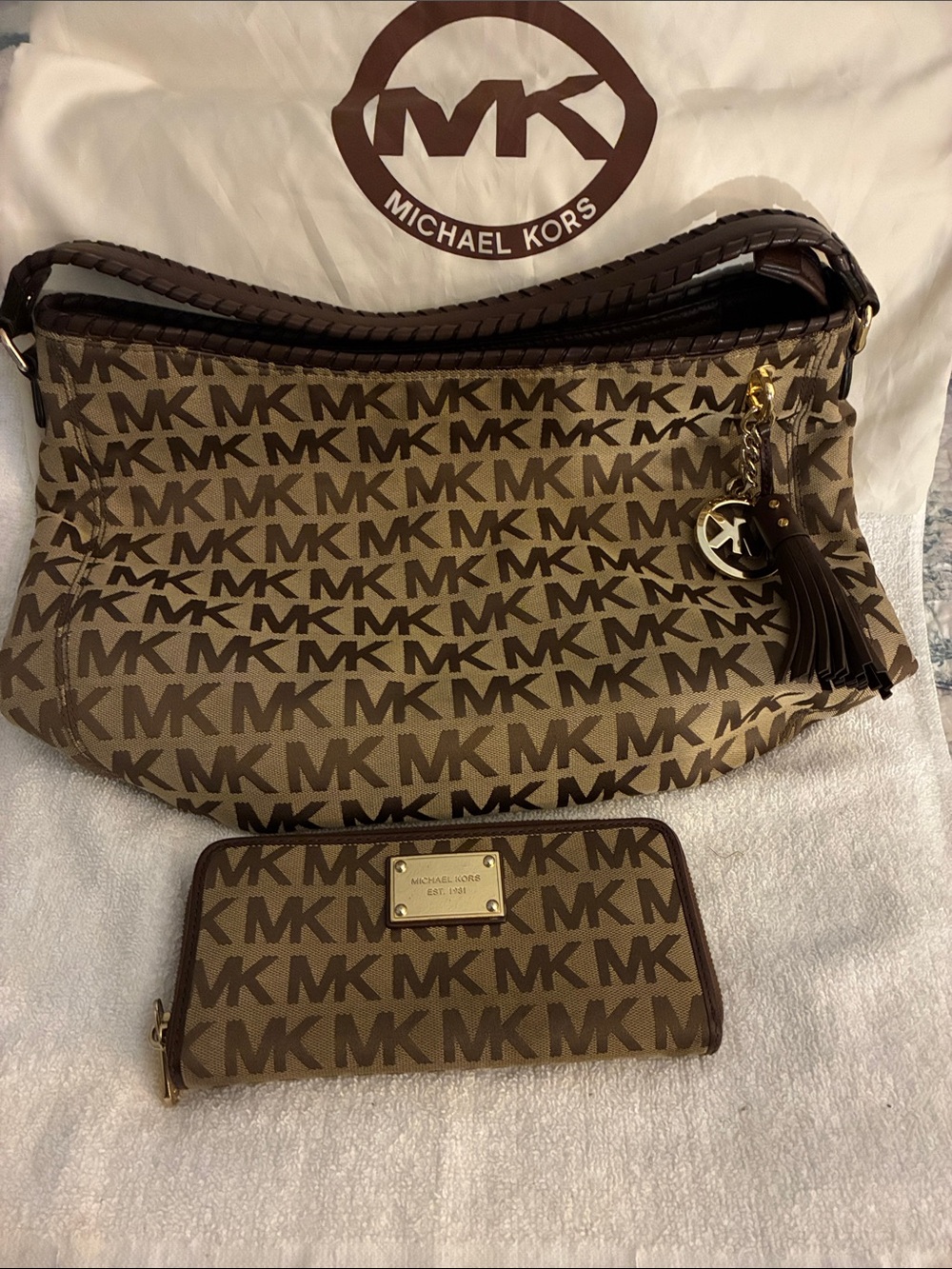 Michael Kors Trio Brown MK Monogram Lg shoulder Bag w/ Matching Wallet& dust bag